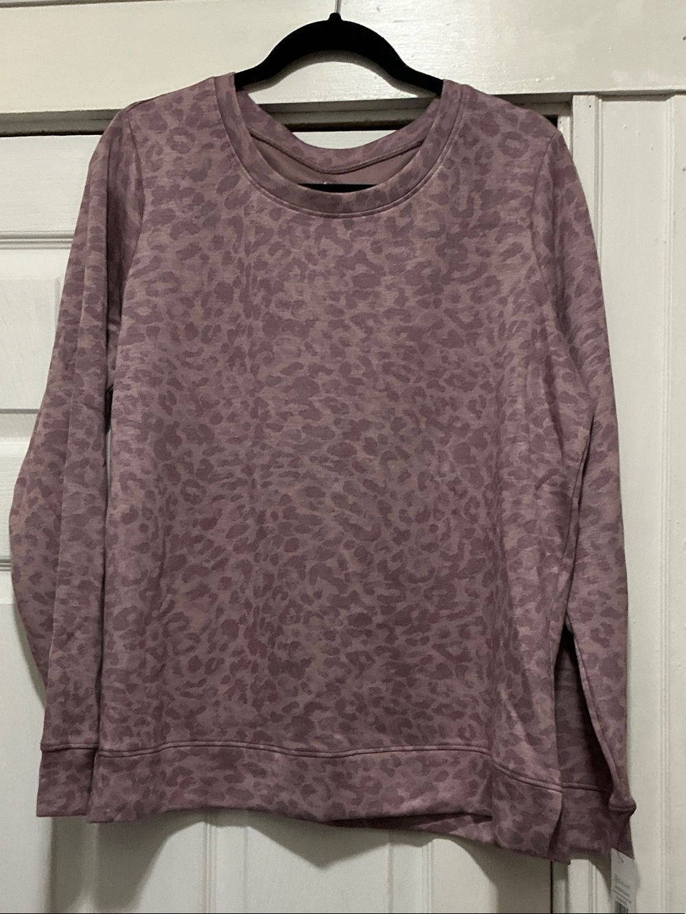 GAIAM Mauve Leopard-Print Pullover Sweatshirt